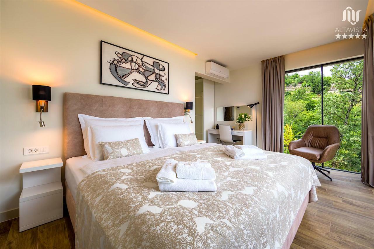 Villa Altavista - Seaview & Relax With Heated Pool & Minigolf Опатія Екстер'єр фото