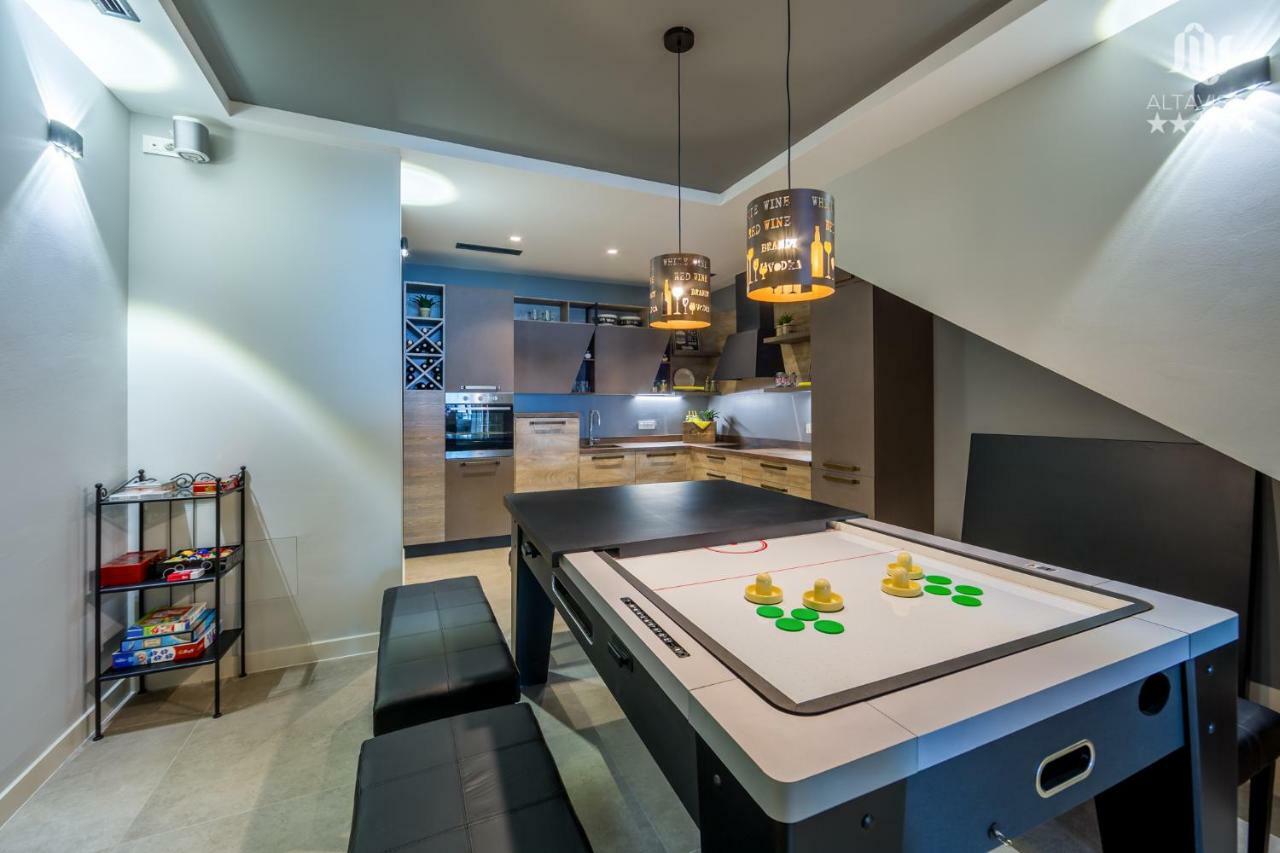 Villa Altavista - Seaview & Relax With Heated Pool & Minigolf Опатія Екстер'єр фото