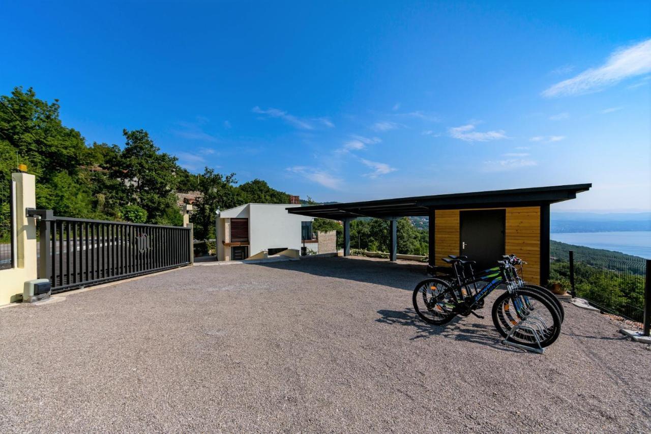 Villa Altavista - Seaview & Relax With Heated Pool & Minigolf Опатія Екстер'єр фото