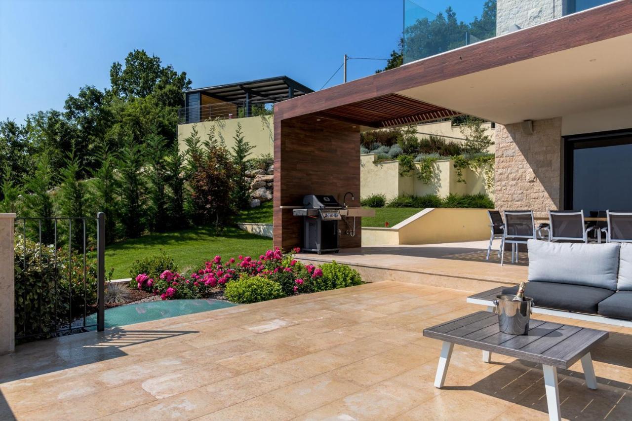 Villa Altavista - Seaview & Relax With Heated Pool & Minigolf Опатія Екстер'єр фото
